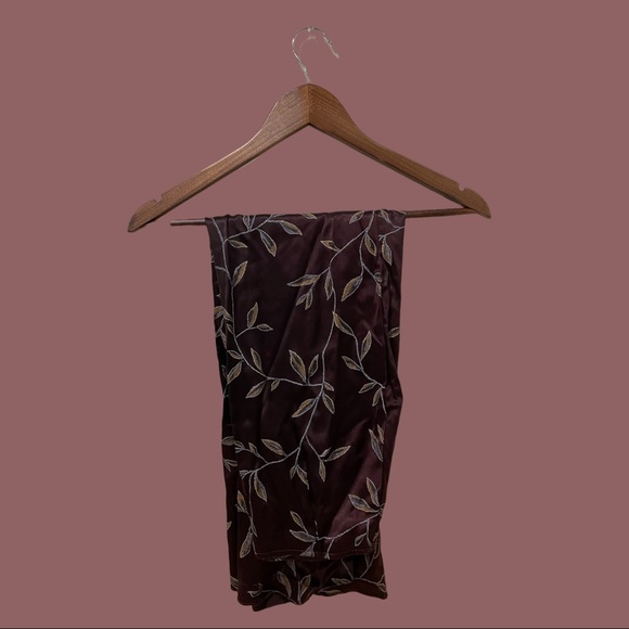 Satin skirt with leaf design - Picture 1 of 3